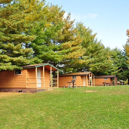 Plymouth Rock Camping Resort Basic Cabin Elkhart Lake Εξωτερικό φωτογραφία