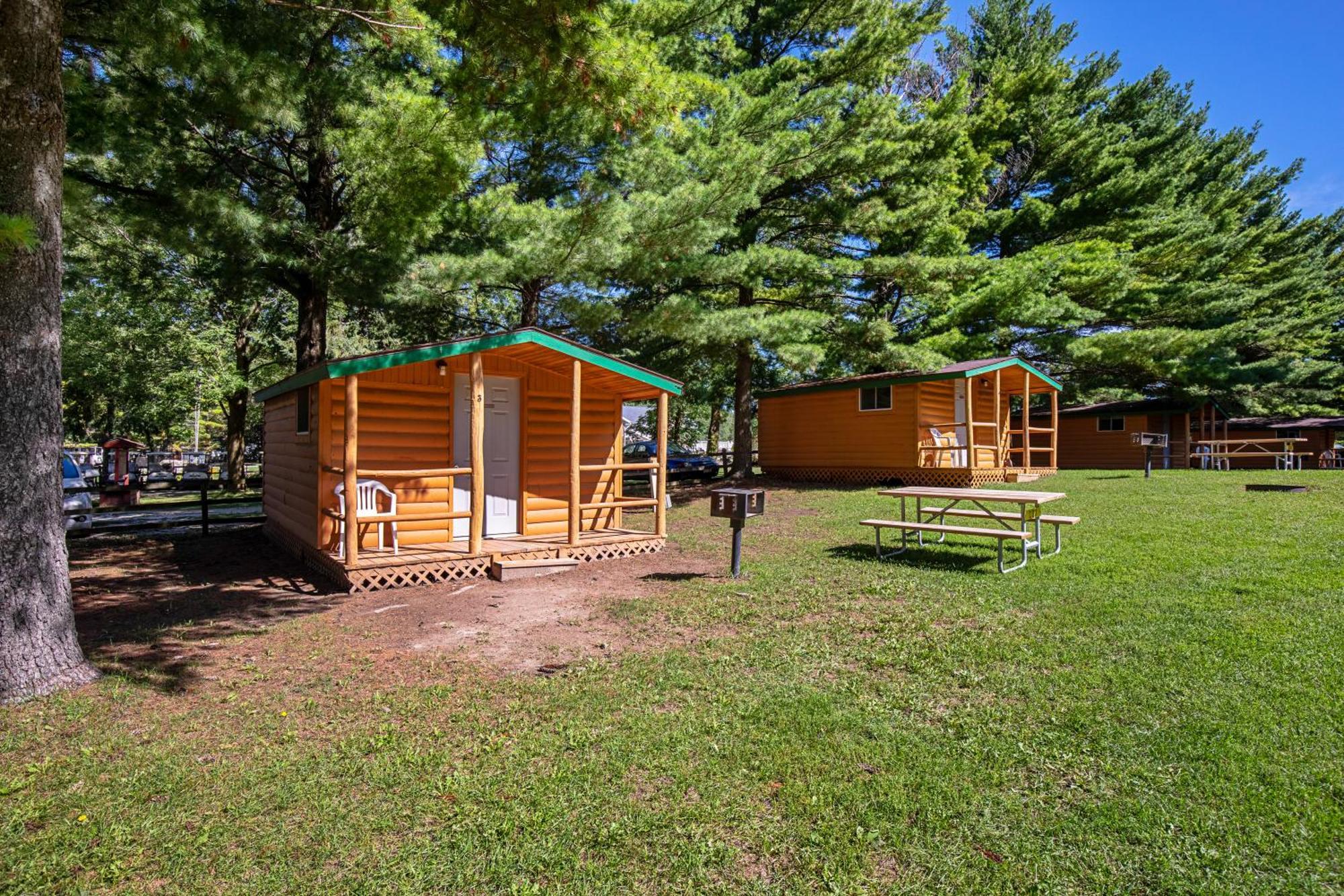 Plymouth Rock Camping Resort Basic Cabin Elkhart Lake Εξωτερικό φωτογραφία