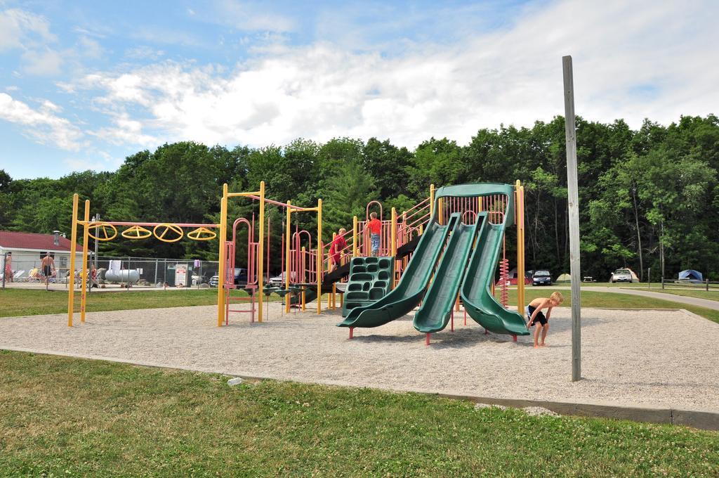 Plymouth Rock Camping Resort Basic Cabin Elkhart Lake Εξωτερικό φωτογραφία