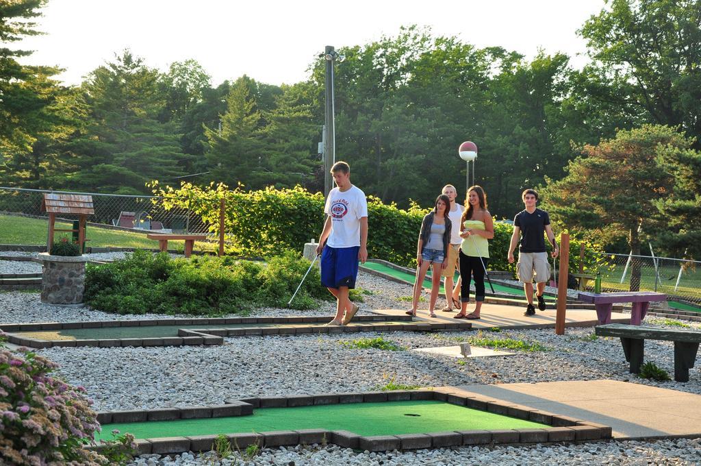 Plymouth Rock Camping Resort Basic Cabin Elkhart Lake Εξωτερικό φωτογραφία