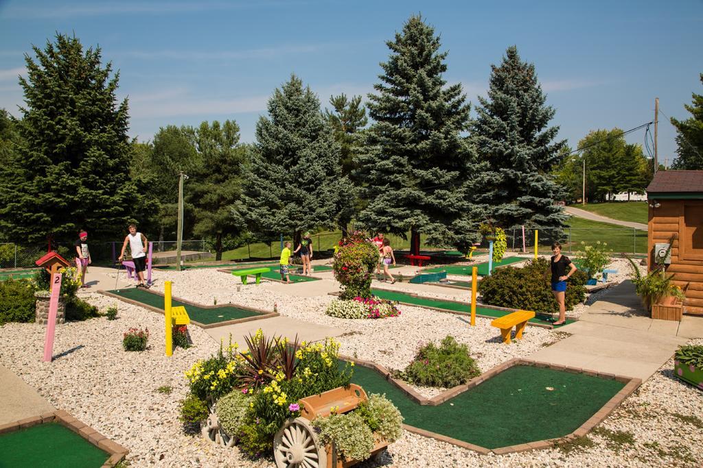 Plymouth Rock Camping Resort Basic Cabin Elkhart Lake Εξωτερικό φωτογραφία