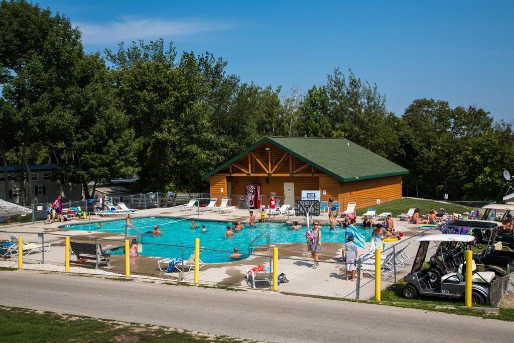 Plymouth Rock Camping Resort Basic Cabin Elkhart Lake Εξωτερικό φωτογραφία